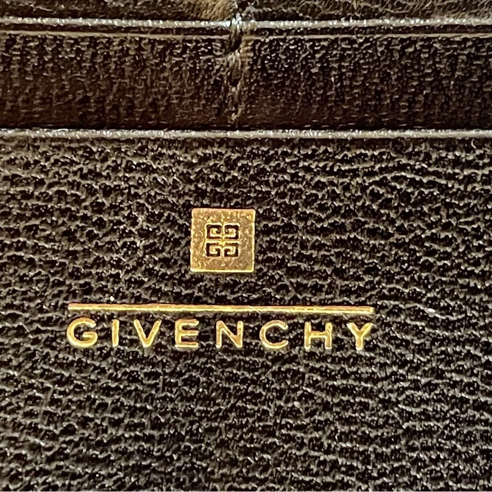 GIVENCHY black leather wallet - EUC. Measures apx. 7 1/2 x 4“ - Picture 5 of 10